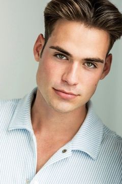 Alexandre Martin Deakin interpreta Matt