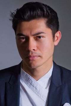 Henry Golding interpreta Sean Townsend