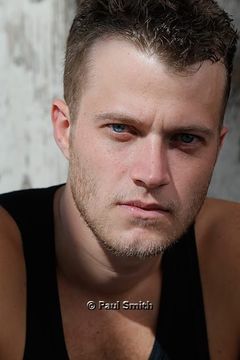 Austin Bowerman interpreta Comms-Crew Tech