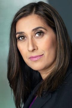 Yasmin Abidi interpreta Evie