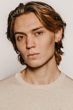 Alexander Virenhem interpreta Male Model