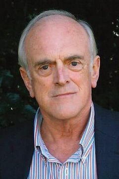 John Owens interpreta Marylebone Governor