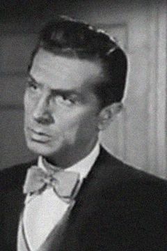 Stephen Bekassy interpreta Baron de Morleve