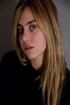 Liv del Estal interpreta Tara