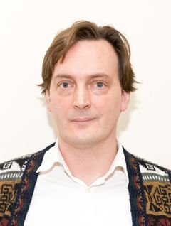 Dechen Thurman interpreta Guildenstern