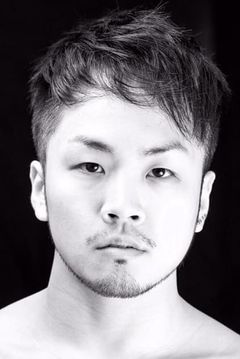 Yusaku Komori interpreta Chang Bunker