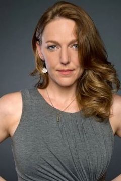 Kerry Cahill interpreta Nurse Shelly