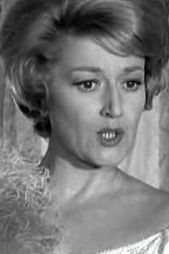 Lia Zoppelli interpreta La moglie di Alfredo