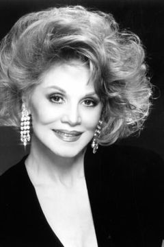 Phyllis McGuire interpreta Las Vegas Doll