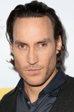 Callan Mulvey interpreta Andre