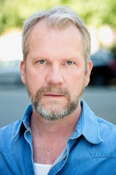 Mats Blomgren interpreta Odd