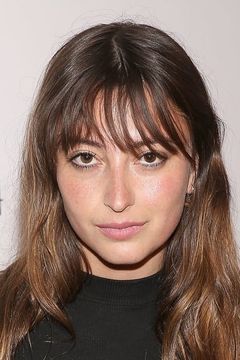 Fabianne Therese interpreta Sadie