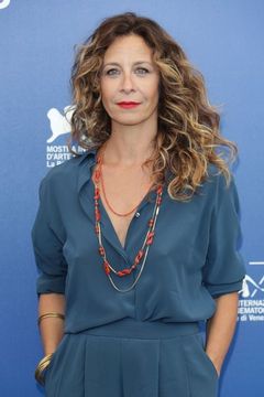 Carlotta Natoli interpreta -