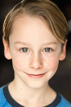 Jaden Oehr interpreta Evan
