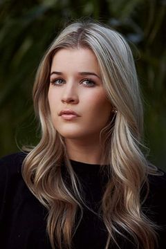 Emily Morris interpreta Maddy Cornell