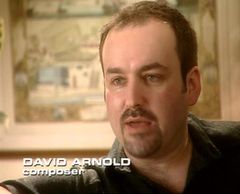 David Arnold interpreta Self