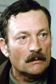 Jean-Claude Bouillaud interpreta Father in the boum