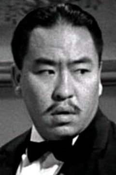 Chester Gan interpreta Bit Part (uncredited)