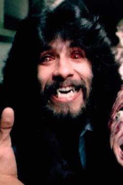 Rob Bottin interpreta Blake