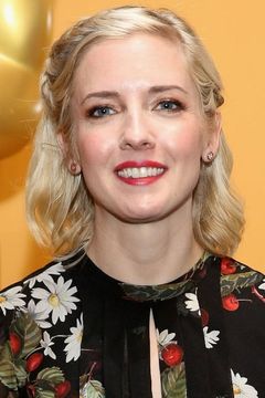 Katie Dippold interpreta Shopper