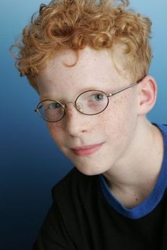 Andrew Gillingham interpreta Drew