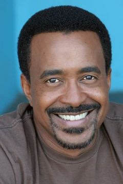 Tim Meadows interpreta Ted