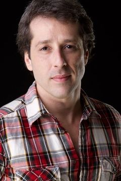 Otávio Martins interpreta Police Captain