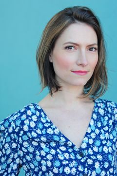 Laura Mann interpreta Sarah (uncredited)