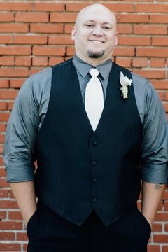 Jeremy Miller interpreta Todd