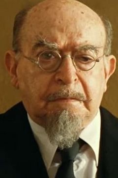 Pietro Notarianni interpreta Maléna's Father