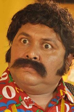 Kharaj Mukherjee interpreta Chhotoo