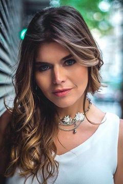 Angie Balbiani interpreta Felicitas Mitre