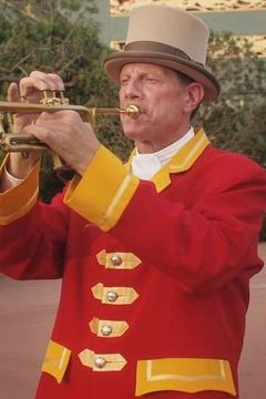 Jay Cohen interpreta Bugle Player