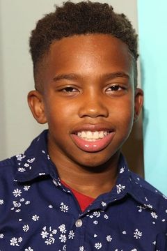 Jaden Piner interpreta Kevin age 9
