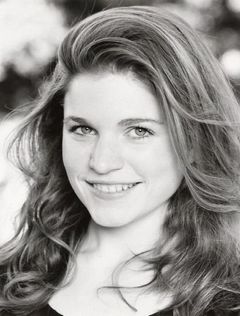 Alice Bird interpreta Saskia
