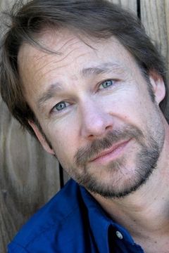 David Shackelford interpreta Security Guard
