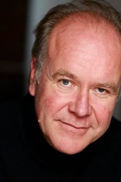 Stuart Clow interpreta Tracy's Dad