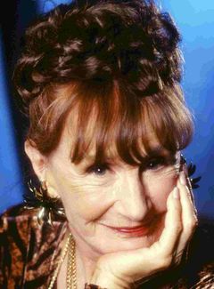 Elmarie Wendel interpreta Aunt Grizelda (voice)