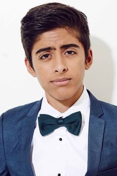 Karan Brar interpreta Ravi Ross