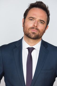 Patrick Mulvey interpreta Department Lothario