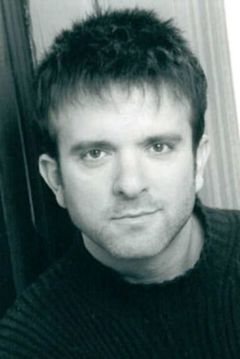 Michael Gilden interpreta Ewok