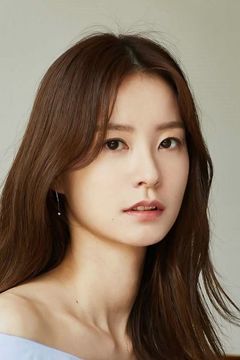 Jung Yu-mi interpreta Sung Gyeong