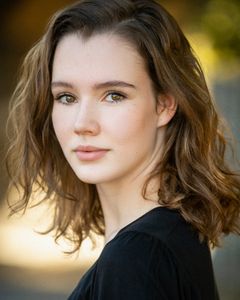 Imogen Gray interpreta Lilly