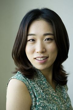 Lee Mi-do interpreta Scar (Ah-jeong's friend)