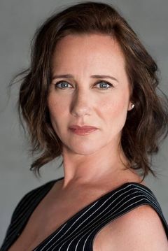 Sofia Nicholson interpreta Mère Josephine