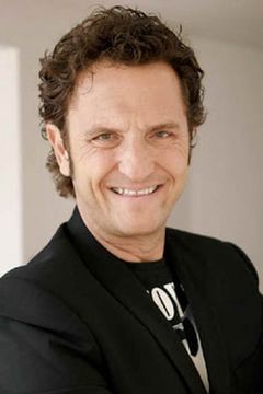 Enzo Salvi interpreta Enzo