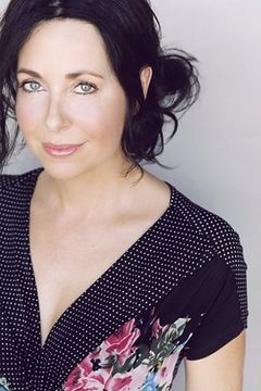 Sergine Dumais interpreta Amanda (voice) (uncredited)