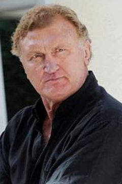 Joe Bugner interpreta Alberto Sarticoli'Orso'