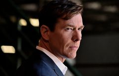 Clay Edmund Kraski interpreta Security Guard