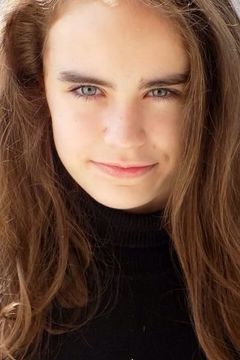 Elisa Echevaria Menendez interpreta Kathy